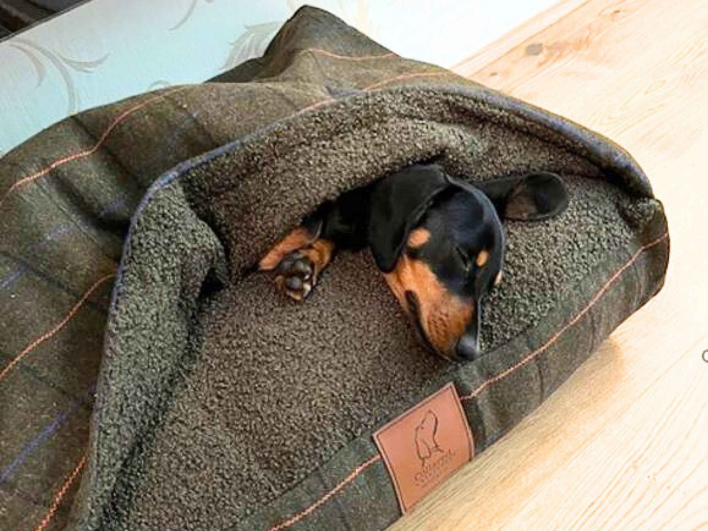 Green Tweed Hooded Dog Snuggle Bed